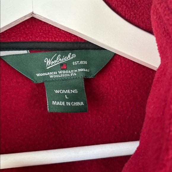 Woolrich Women's Deep Red Fleece Vest Zip Up pockets large - Picture 2 of 7